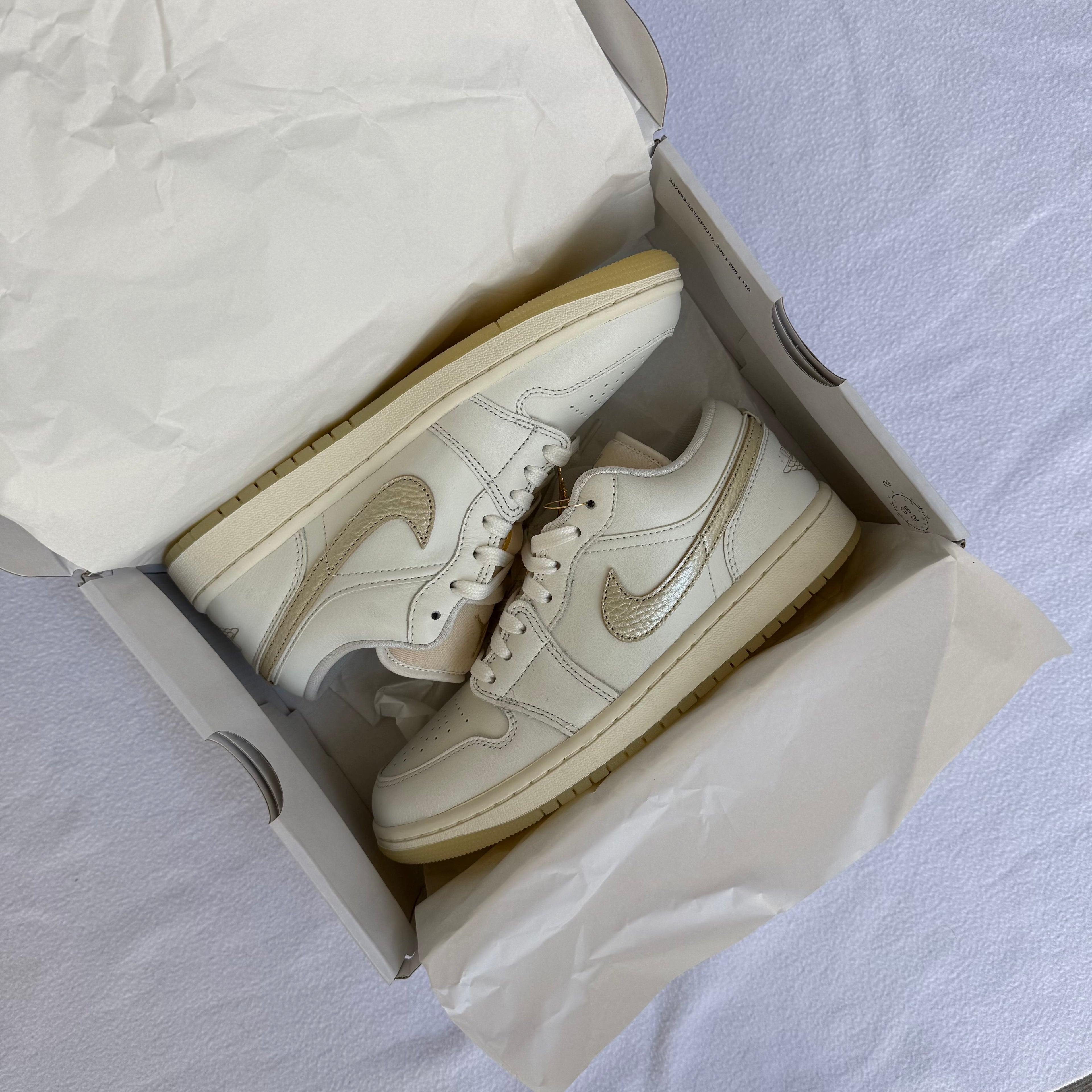 Jordan 1 Low SE WMNS