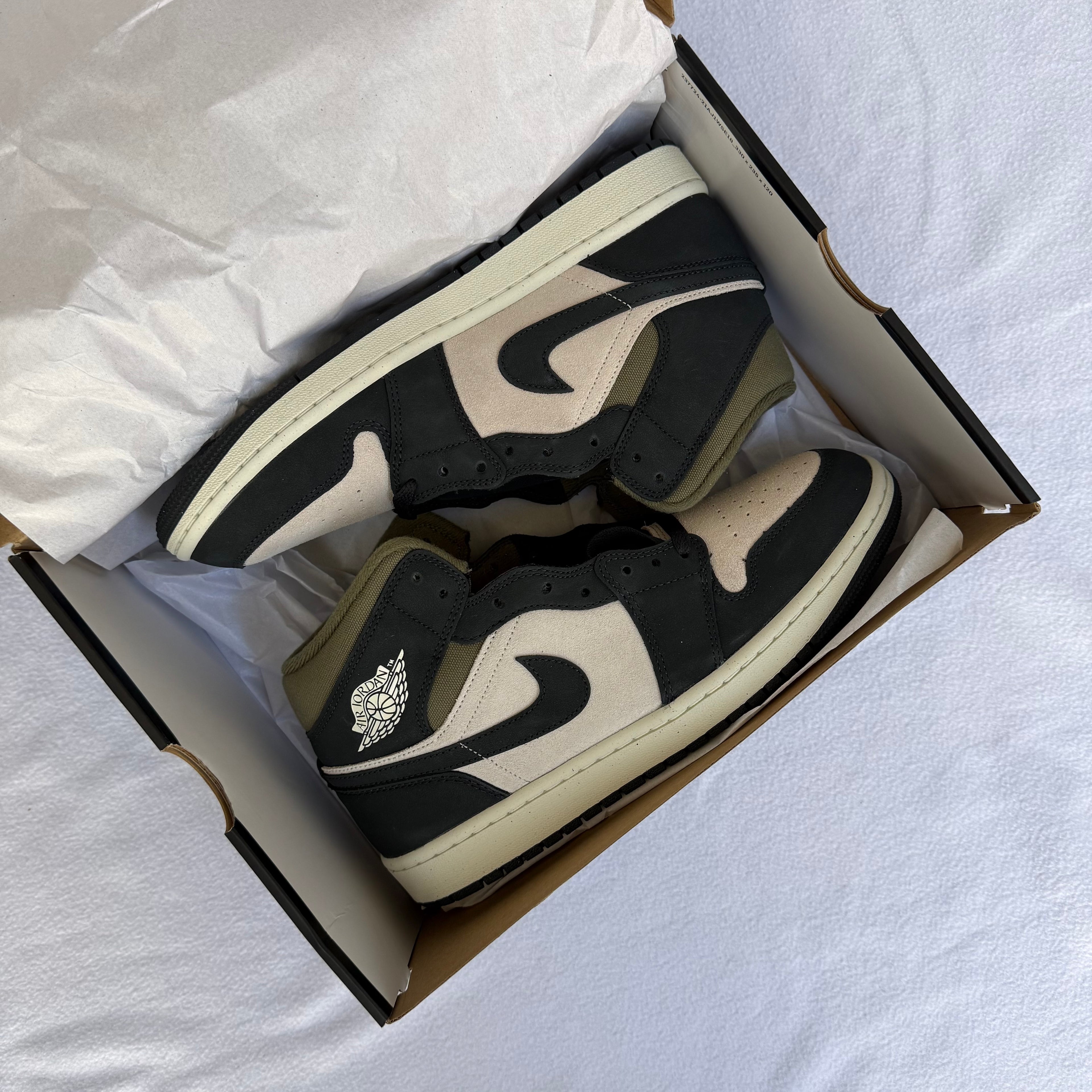 Jordan 1 MID SE