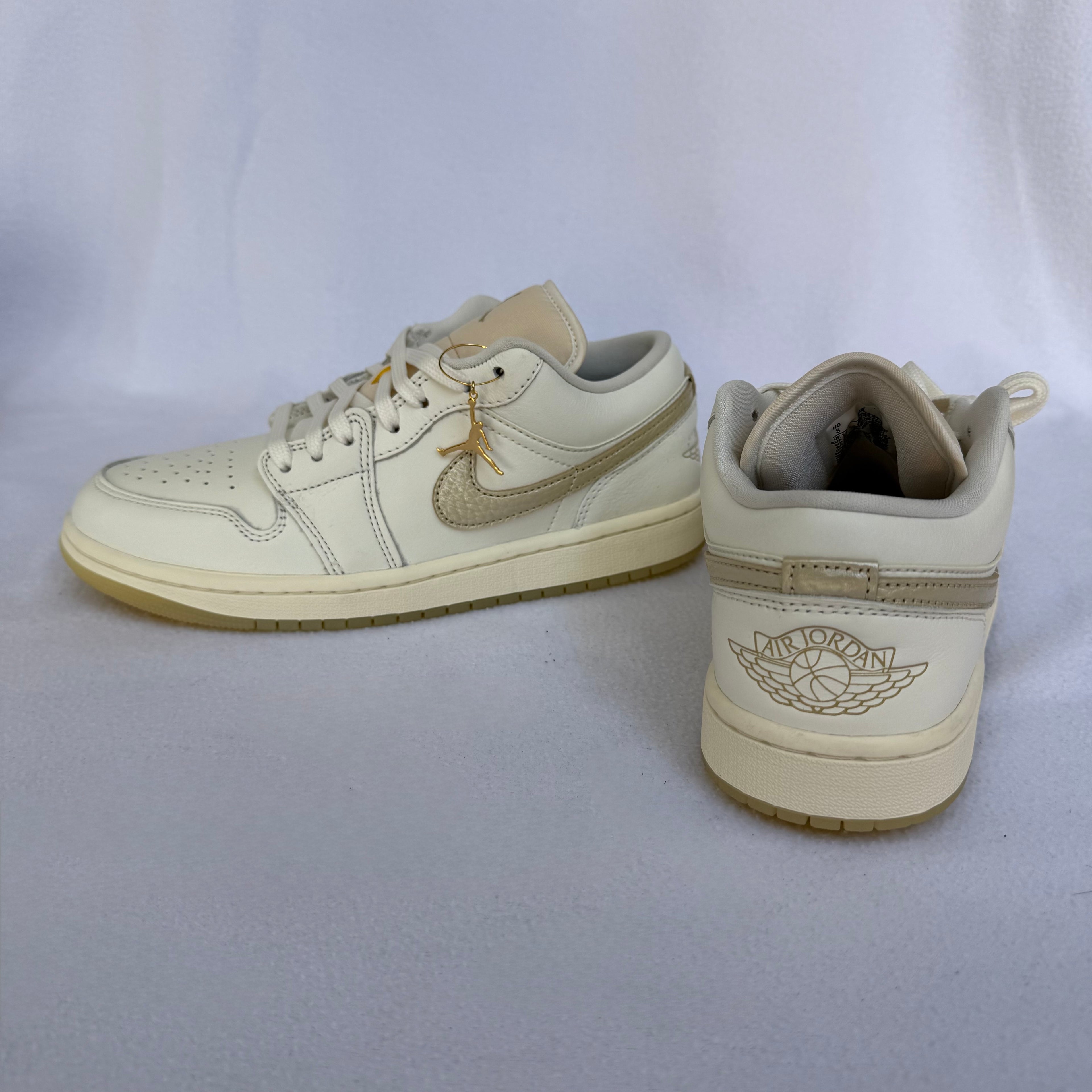Jordan 1 Low SE WMNS